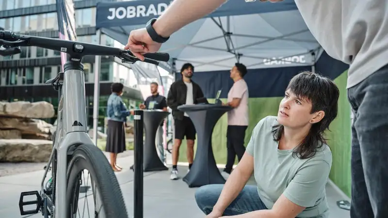 Check des Fahrrads beim JobRad-Demoday